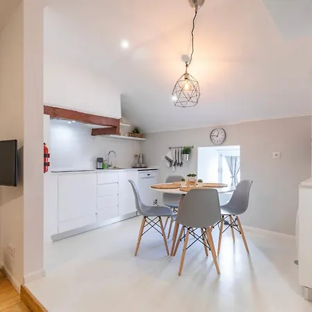 Alfama Historical Stylish 1 Br *